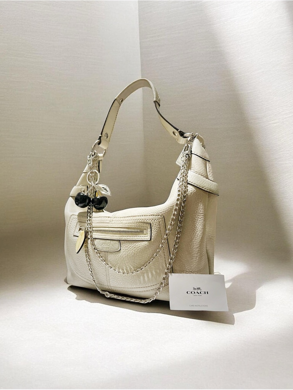 Vintage Coach soho Shoulder Bag Pebbled Leather in Chalk - Picture 7 of 17